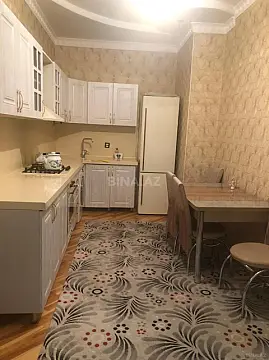 Satılır 5 otaqlı həyət evi 172 m²
