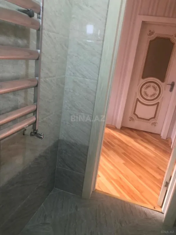 Satılır 5 otaqlı həyət evi 172 m²