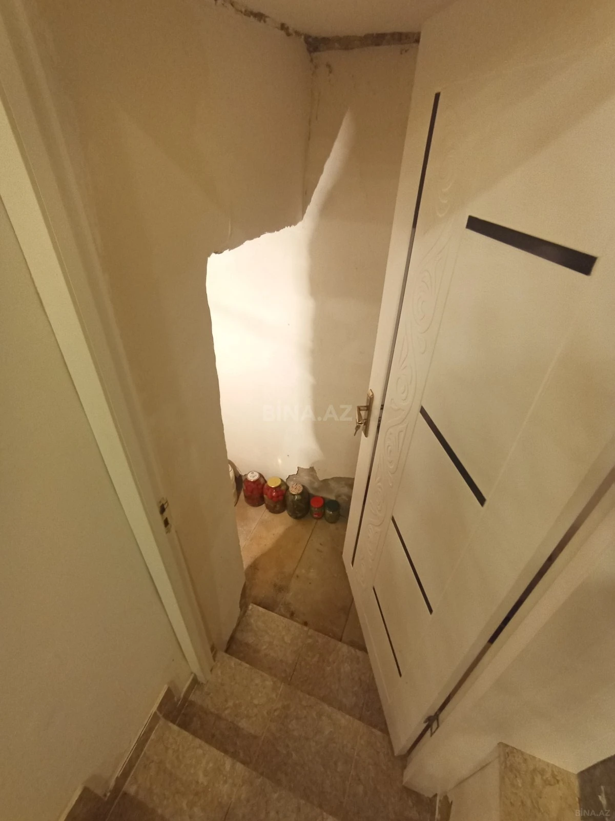 Satılır 6 otaqlı həyət evi 240 m²