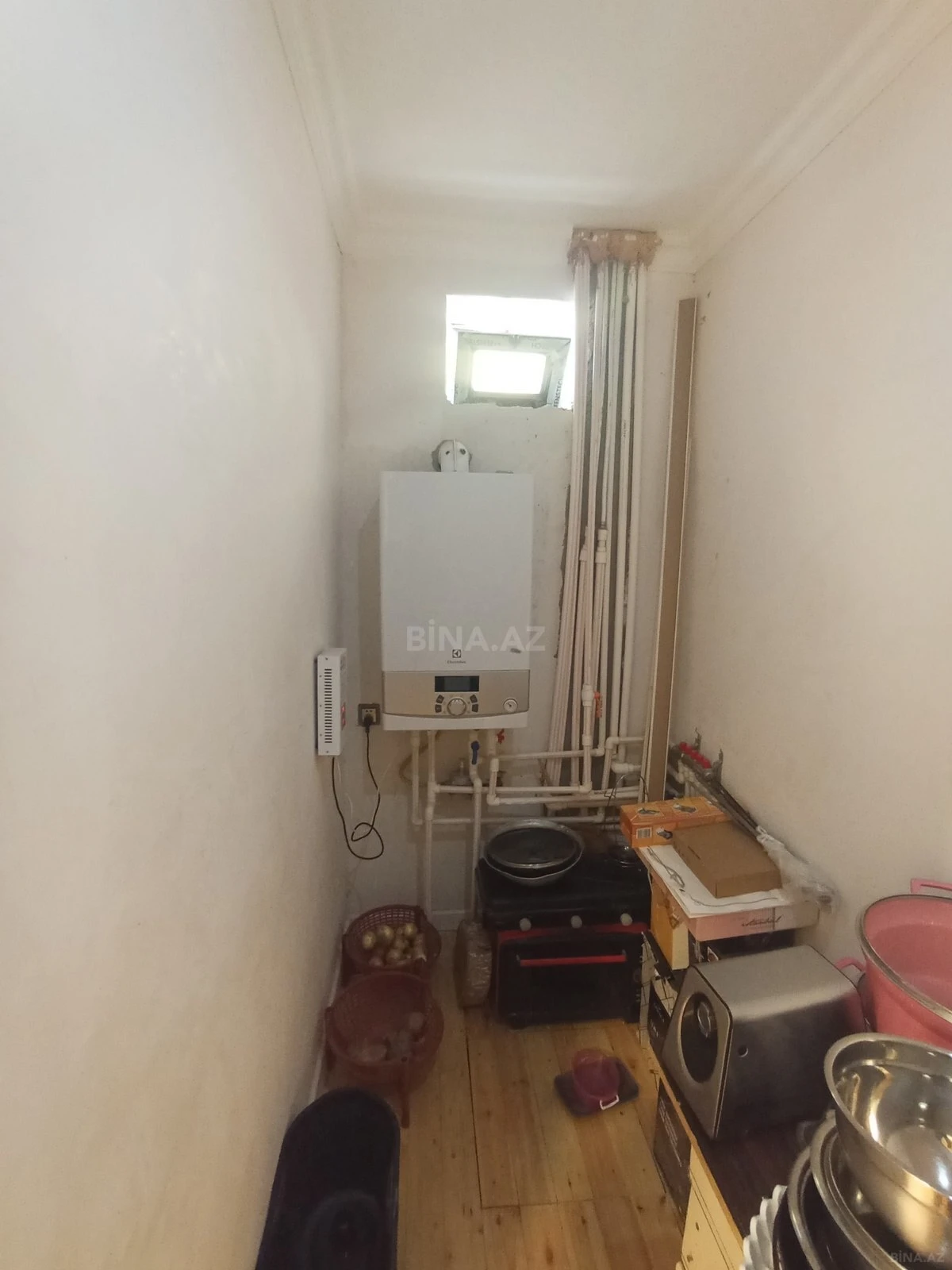 Satılır 6 otaqlı həyət evi 240 m²