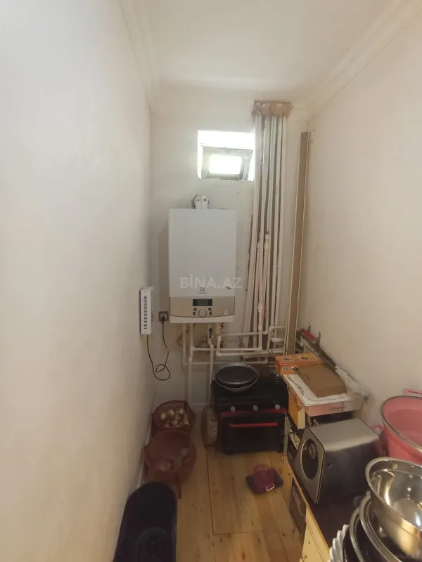 Satılır 6 otaqlı həyət evi 240 m²