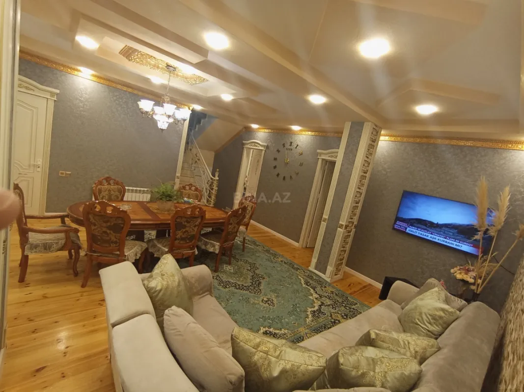 Satılır 6 otaqlı həyət evi 240 m²