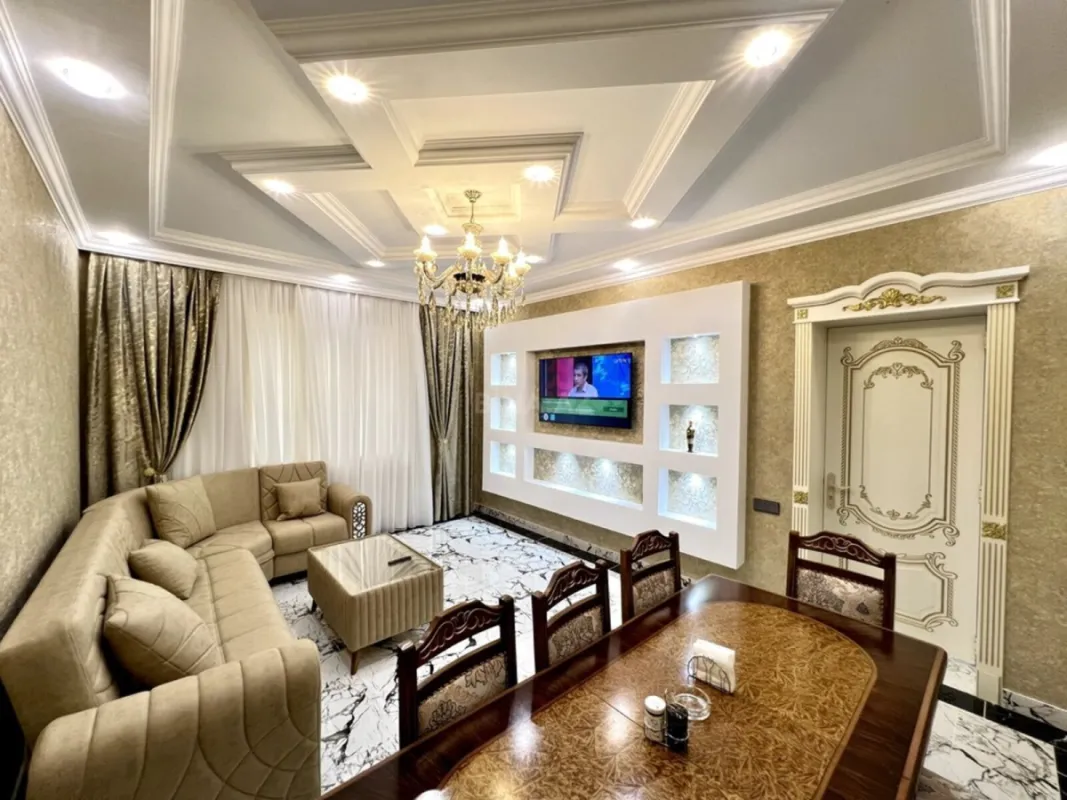 Satılır 7 otaqlı həyət evi 300 m²