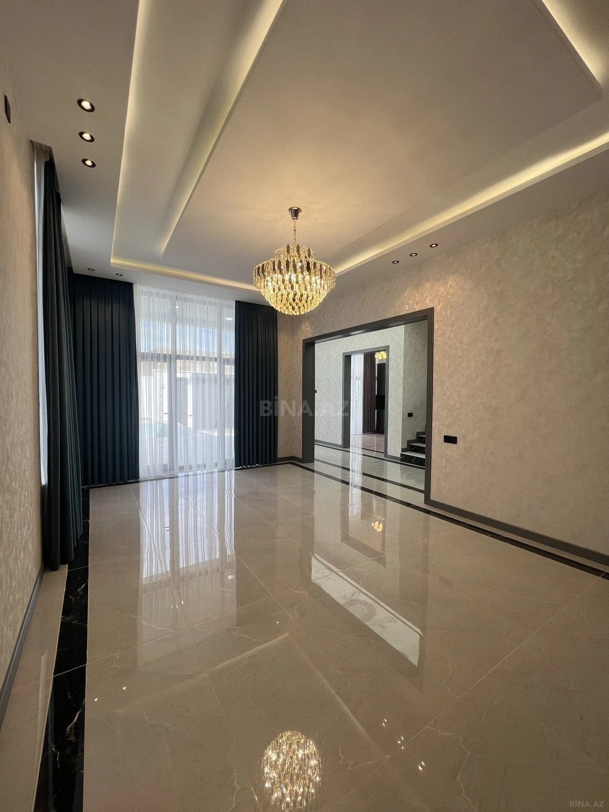Satılır 5 otaqlı həyət evi 200 m²