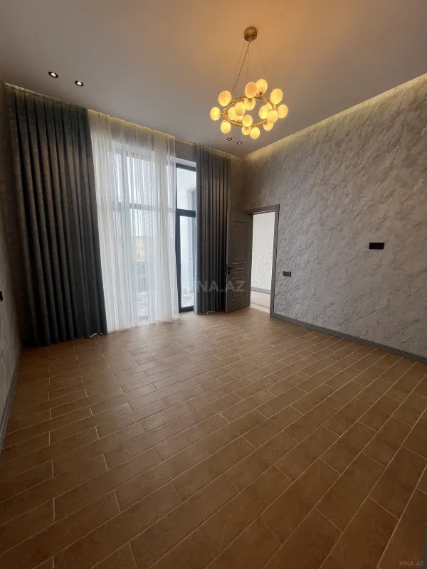 Satılır 5 otaqlı həyət evi 200 m²