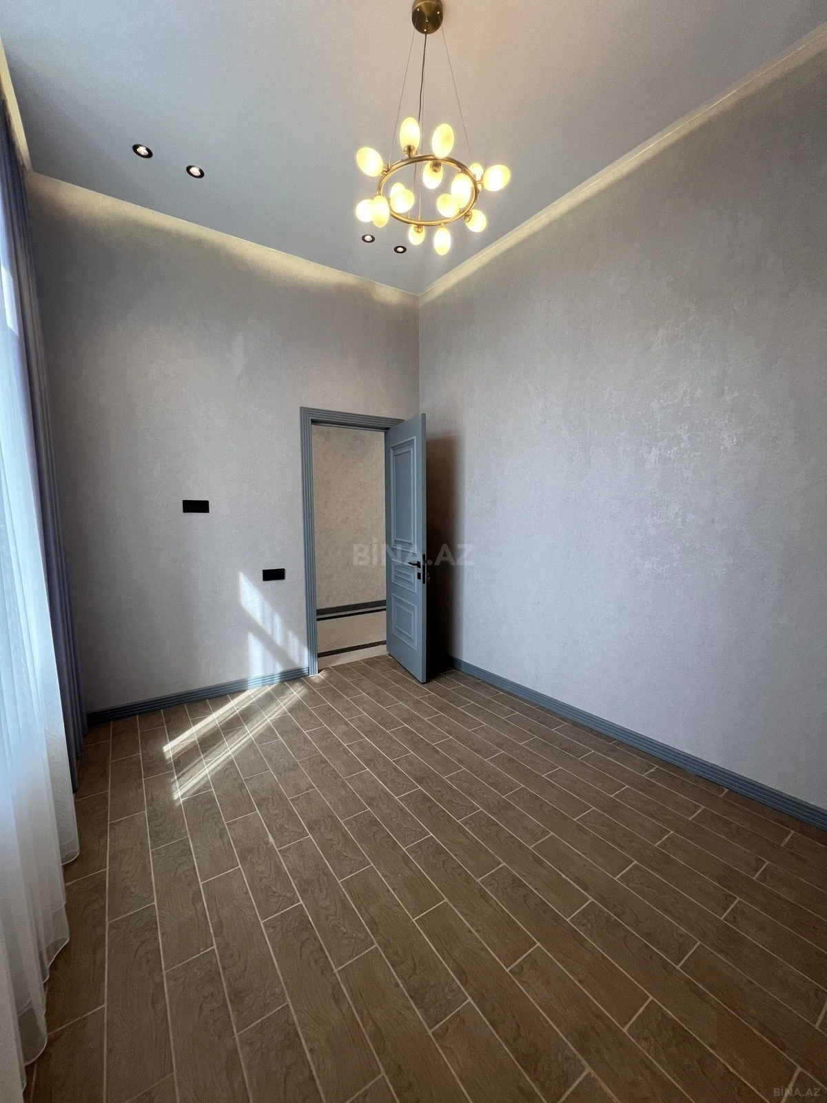 Satılır 5 otaqlı həyət evi 200 m²