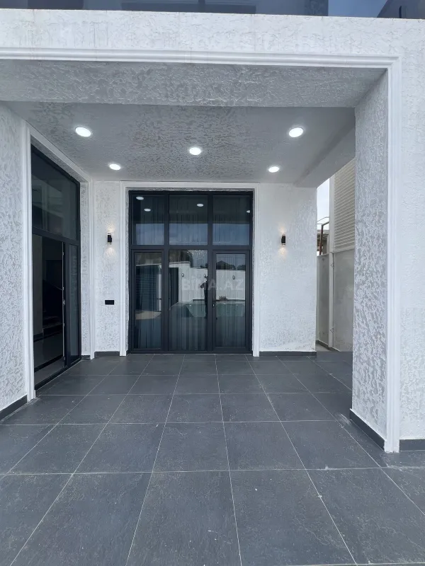 Satılır 5 otaqlı həyət evi 200 m²