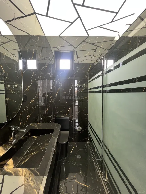 Satılır 5 otaqlı həyət evi 200 m²