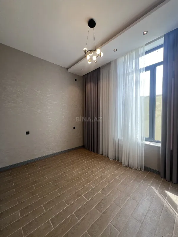 Satılır 5 otaqlı həyət evi 200 m²
