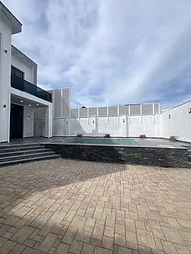 Satılır 5 otaqlı həyət evi 200 m²