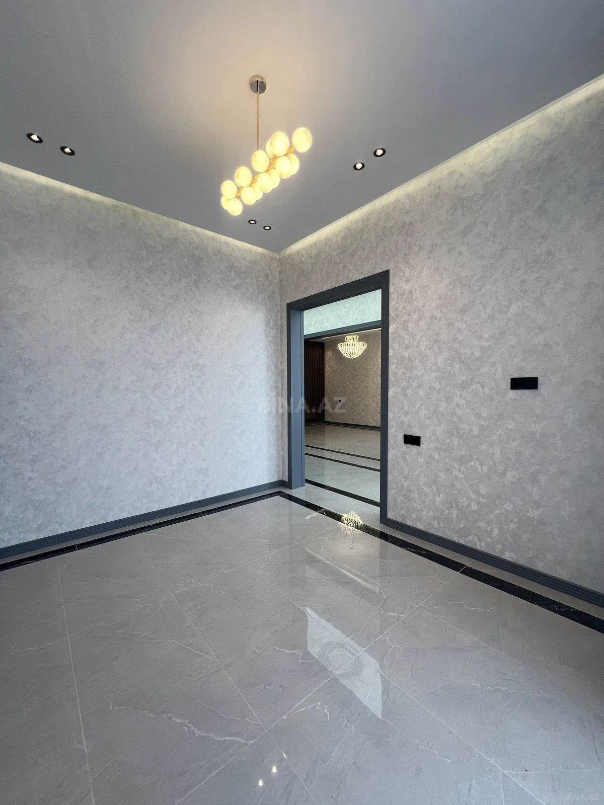 Satılır 5 otaqlı həyət evi 200 m²
