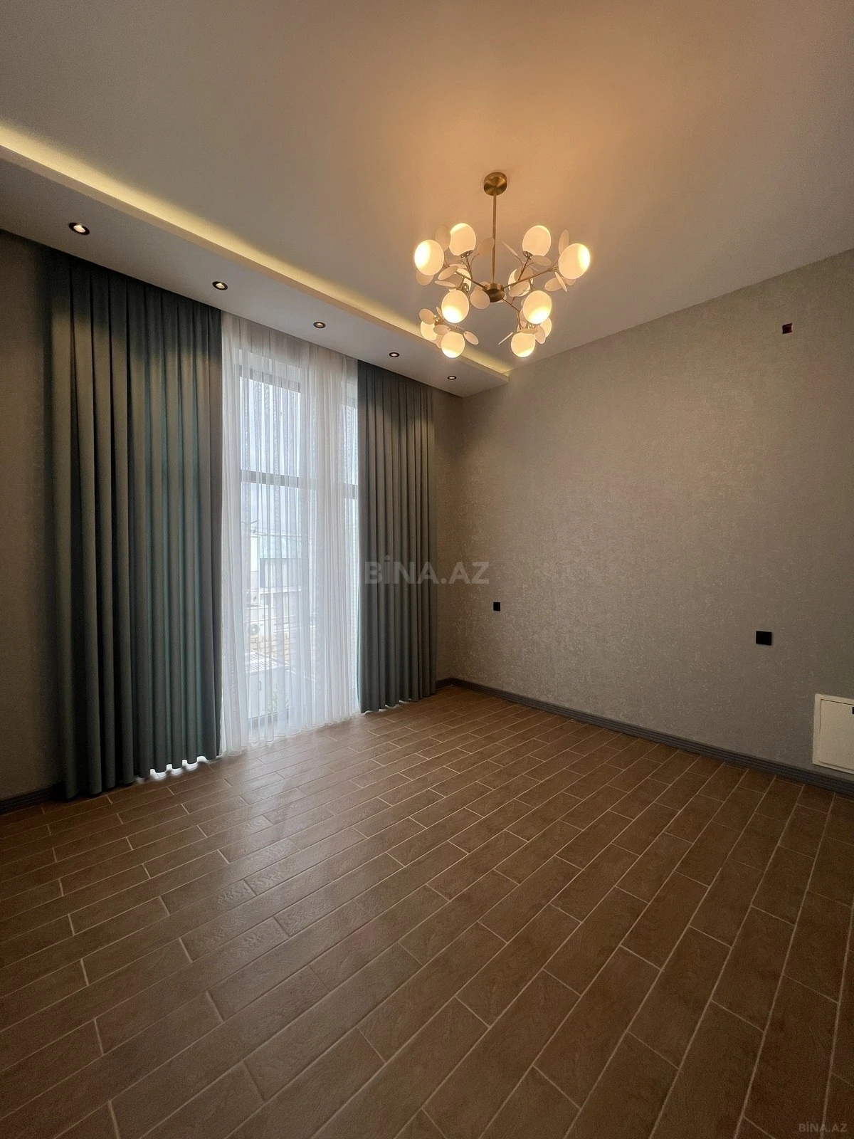 Satılır 5 otaqlı həyət evi 200 m²