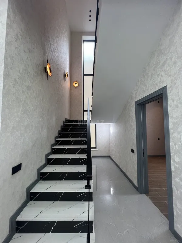 Satılır 5 otaqlı həyət evi 200 m²