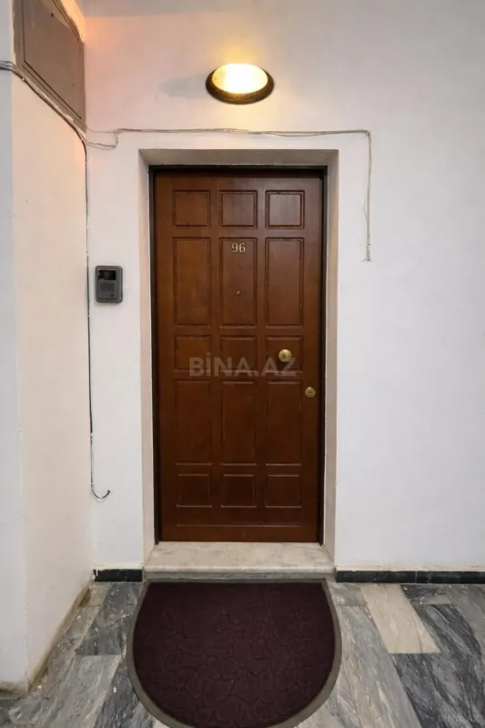 Satılır 4 otaqlı mənzil 155 m²