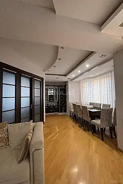 Satılır 4 otaqlı mənzil 155 m²