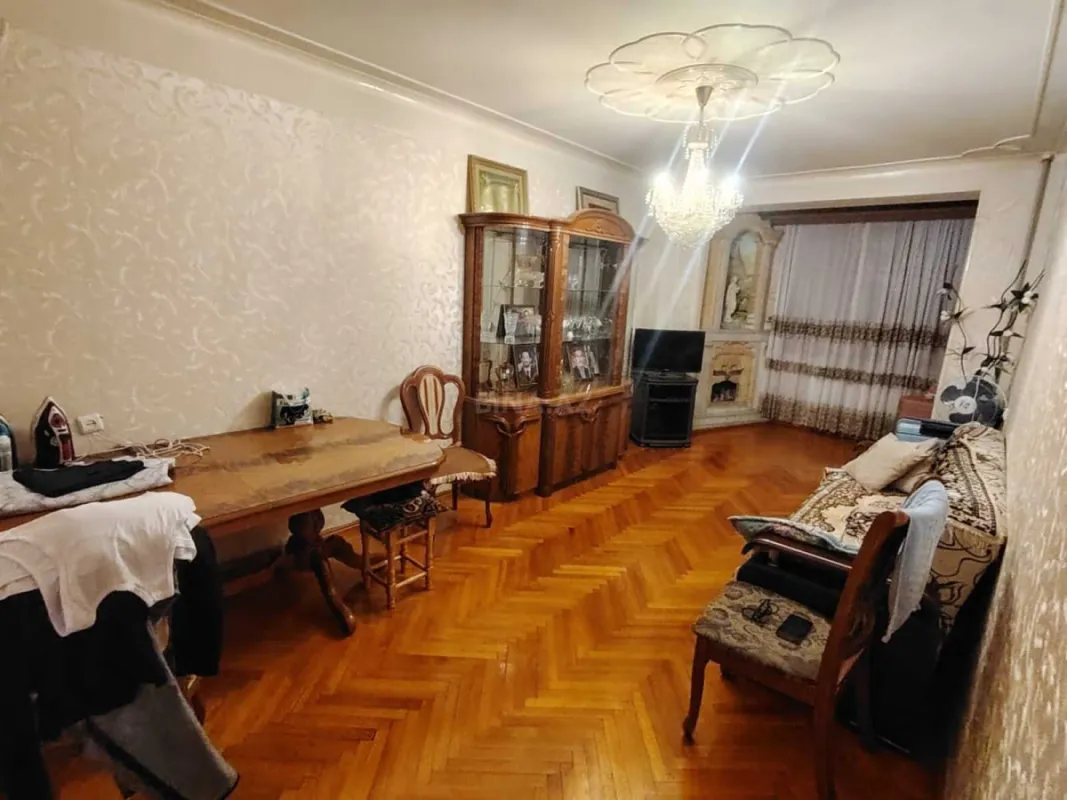 Satılır 4 otaqlı mənzil 110 m²