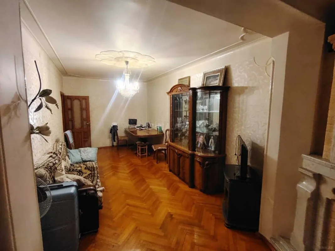 Satılır 4 otaqlı mənzil 110 m²