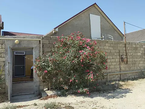 Satılır 3 otaqlı həyət evi 72 m²