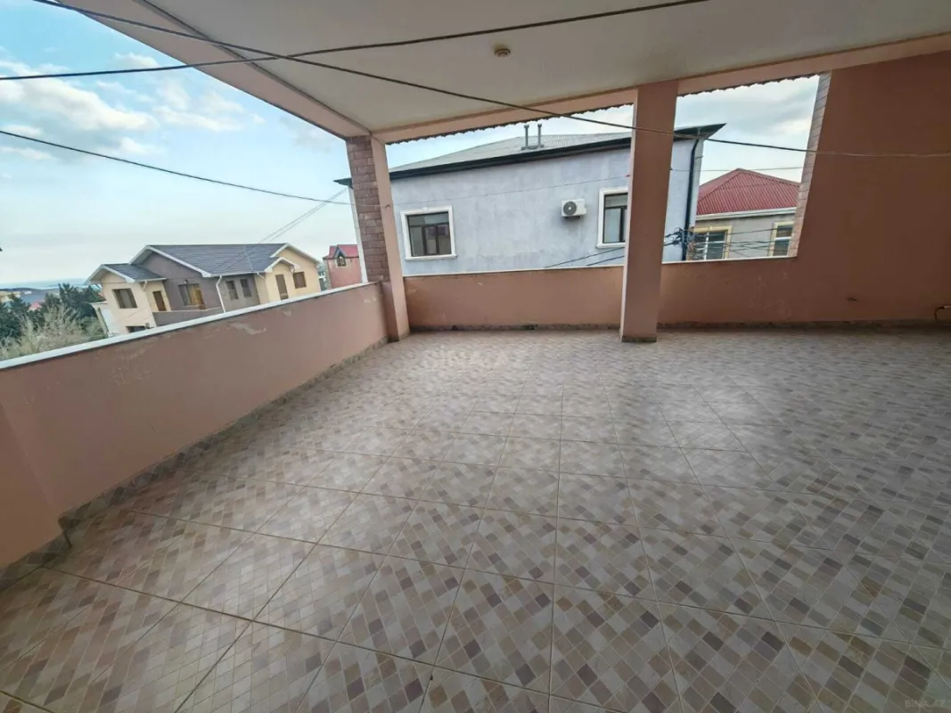Satılır 6 otaqlı həyət evi 520 m²