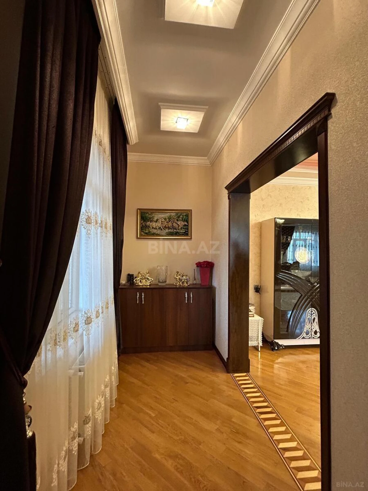 Satılır 6 otaqlı həyət evi 520 m²