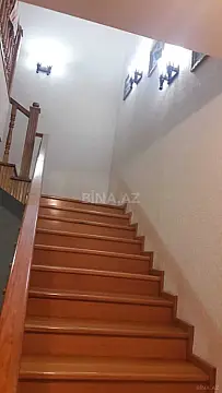 Satılır 6 otaqlı həyət evi 520 m²