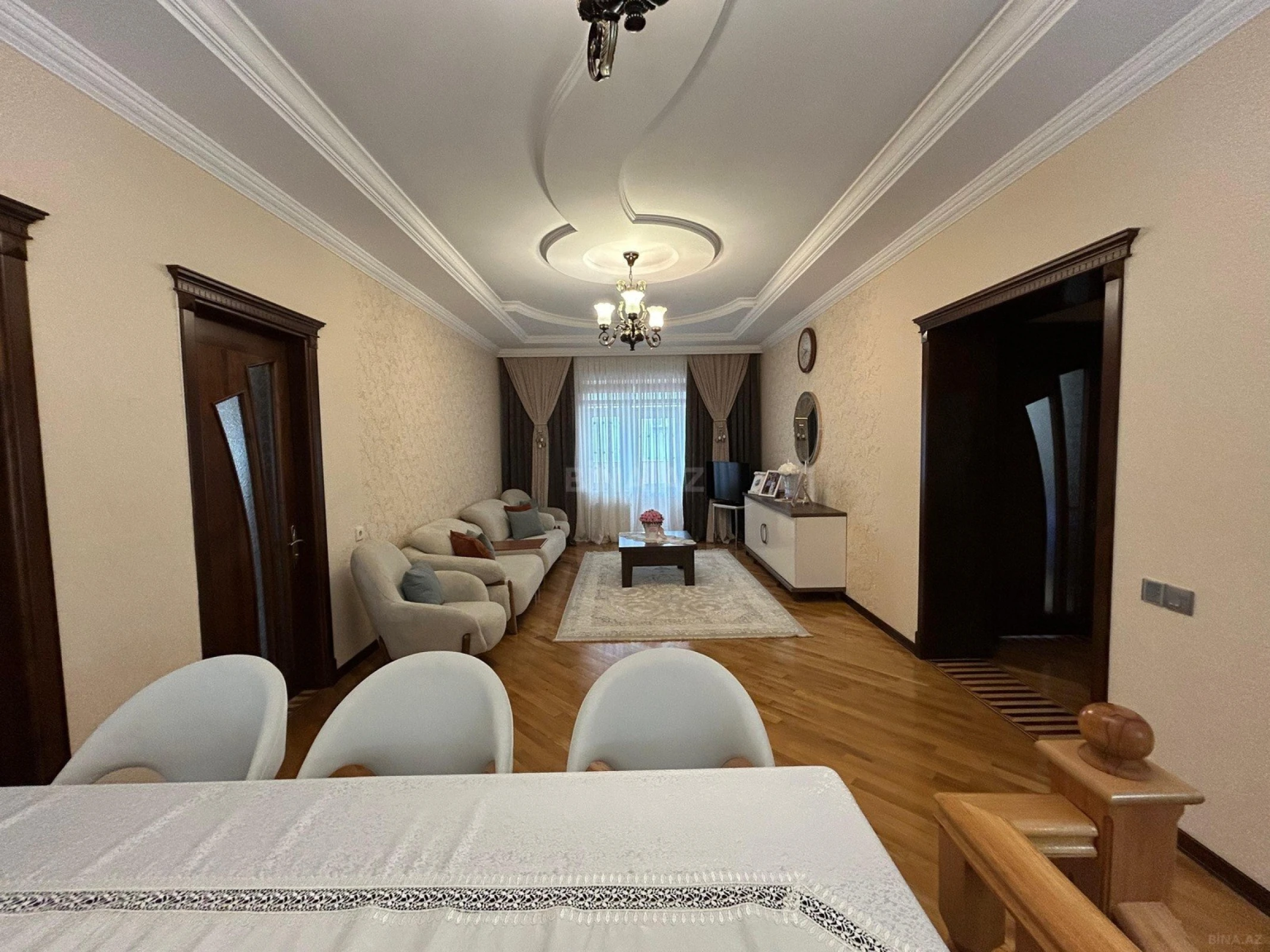 Satılır 6 otaqlı həyət evi 520 m²