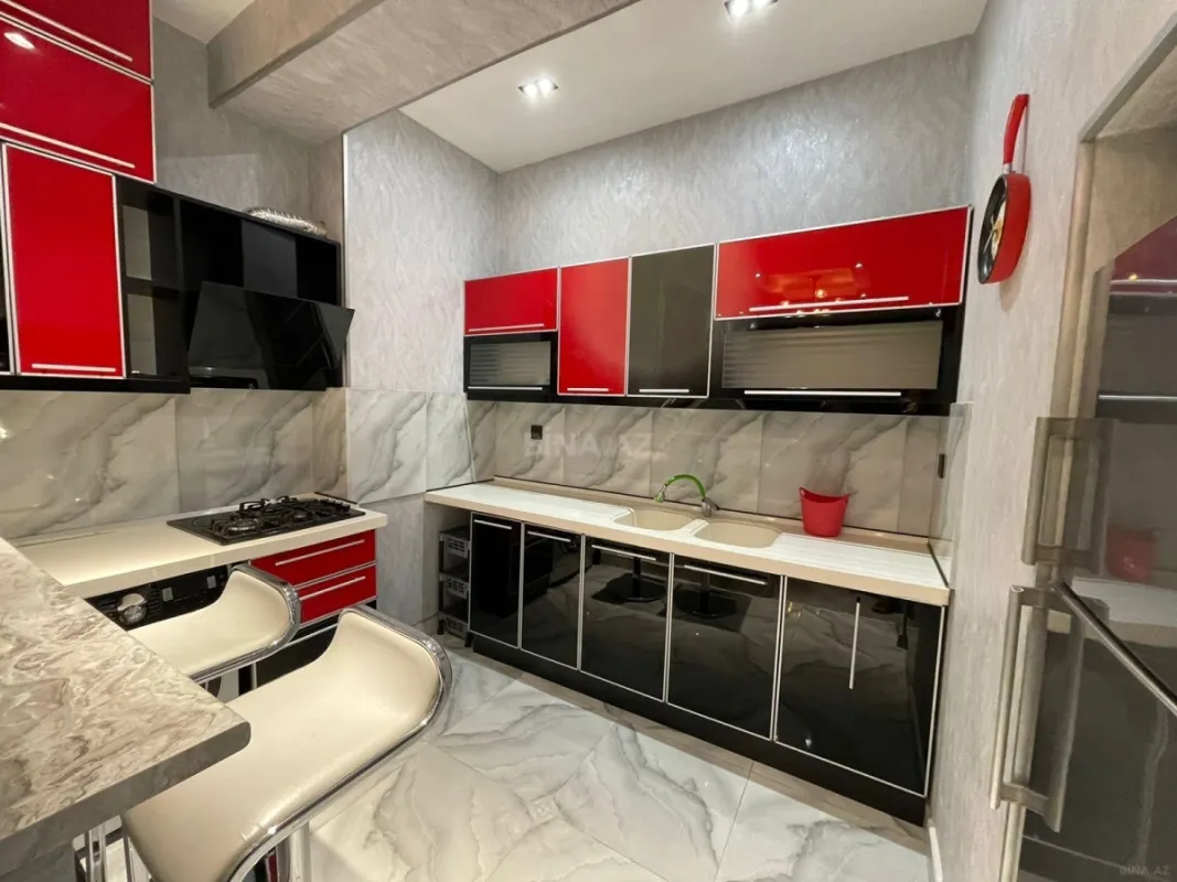 Kirayə verilir 2 otaqlı mənzil 70 m²