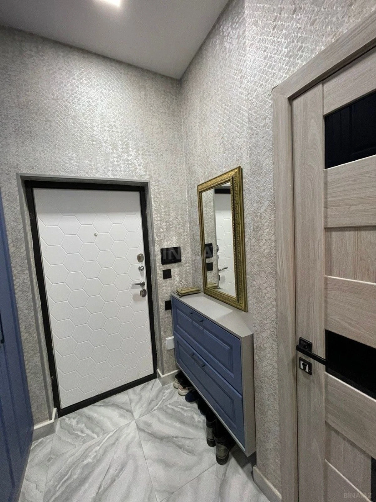 Kirayə verilir 2 otaqlı mənzil 70 m²