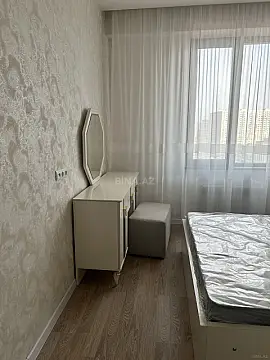 Kirayə verilir 2 otaqlı mənzil 77 m²