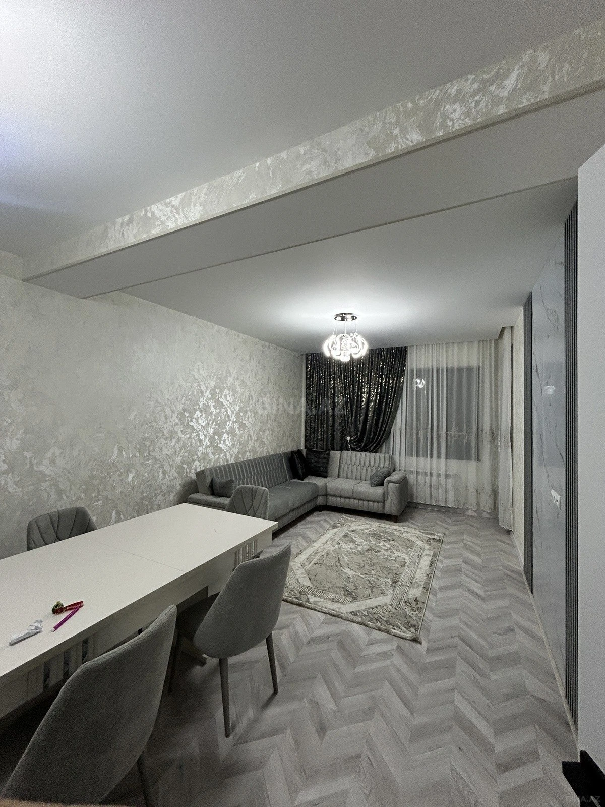 Kirayə verilir 2 otaqlı mənzil 77 m²