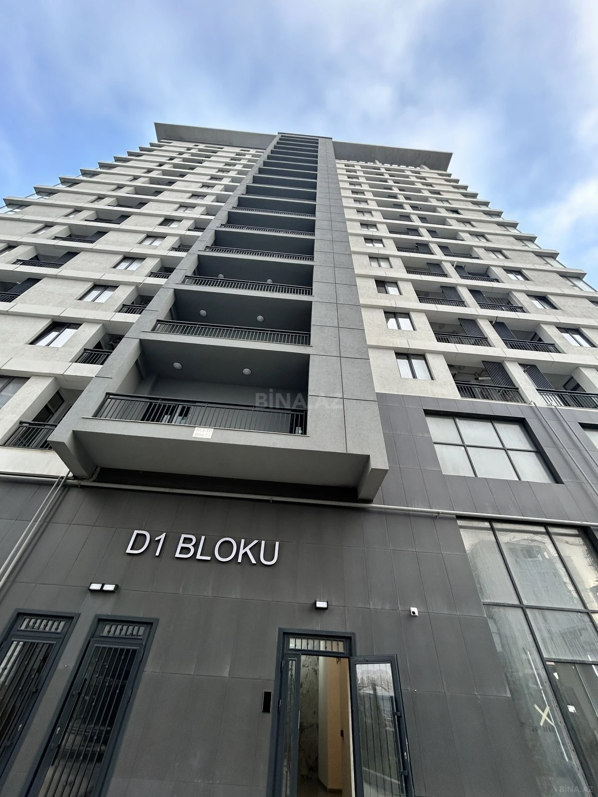 Kirayə verilir 2 otaqlı mənzil 77 m²