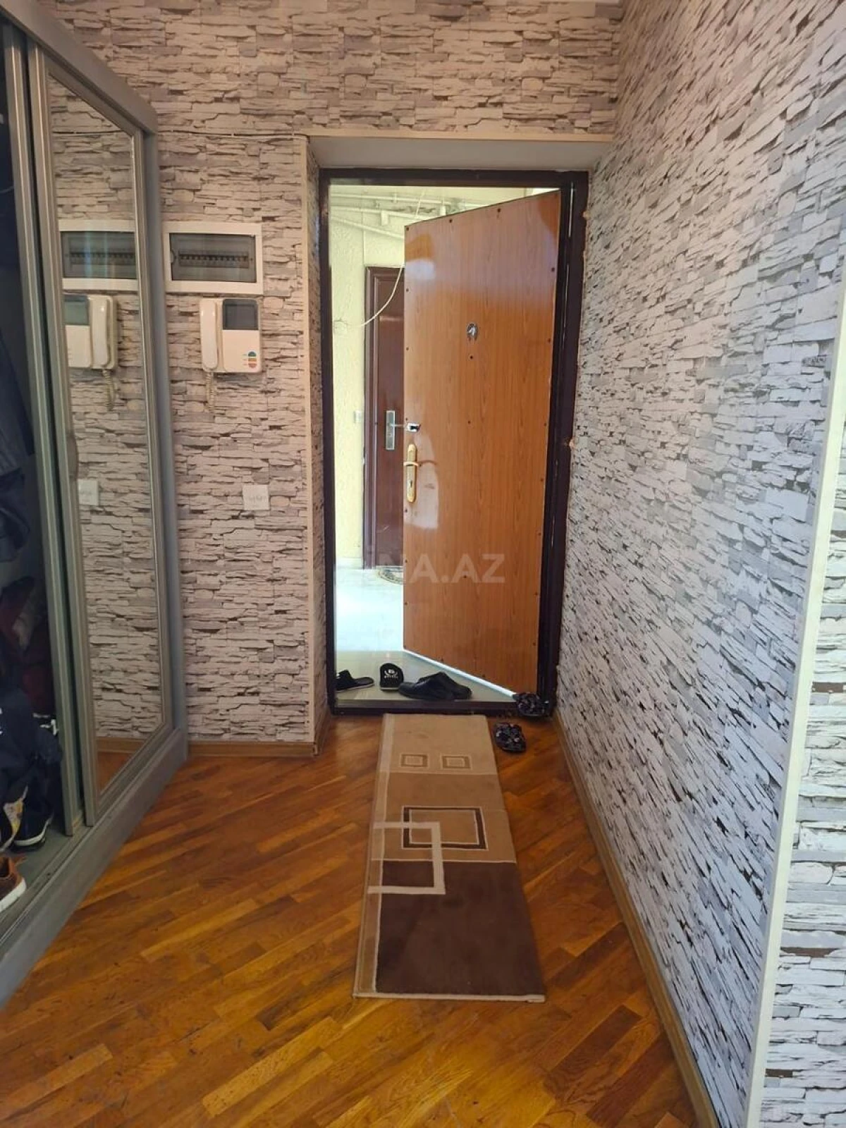 Kirayə verilir 4 otaqlı mənzil 110 m²