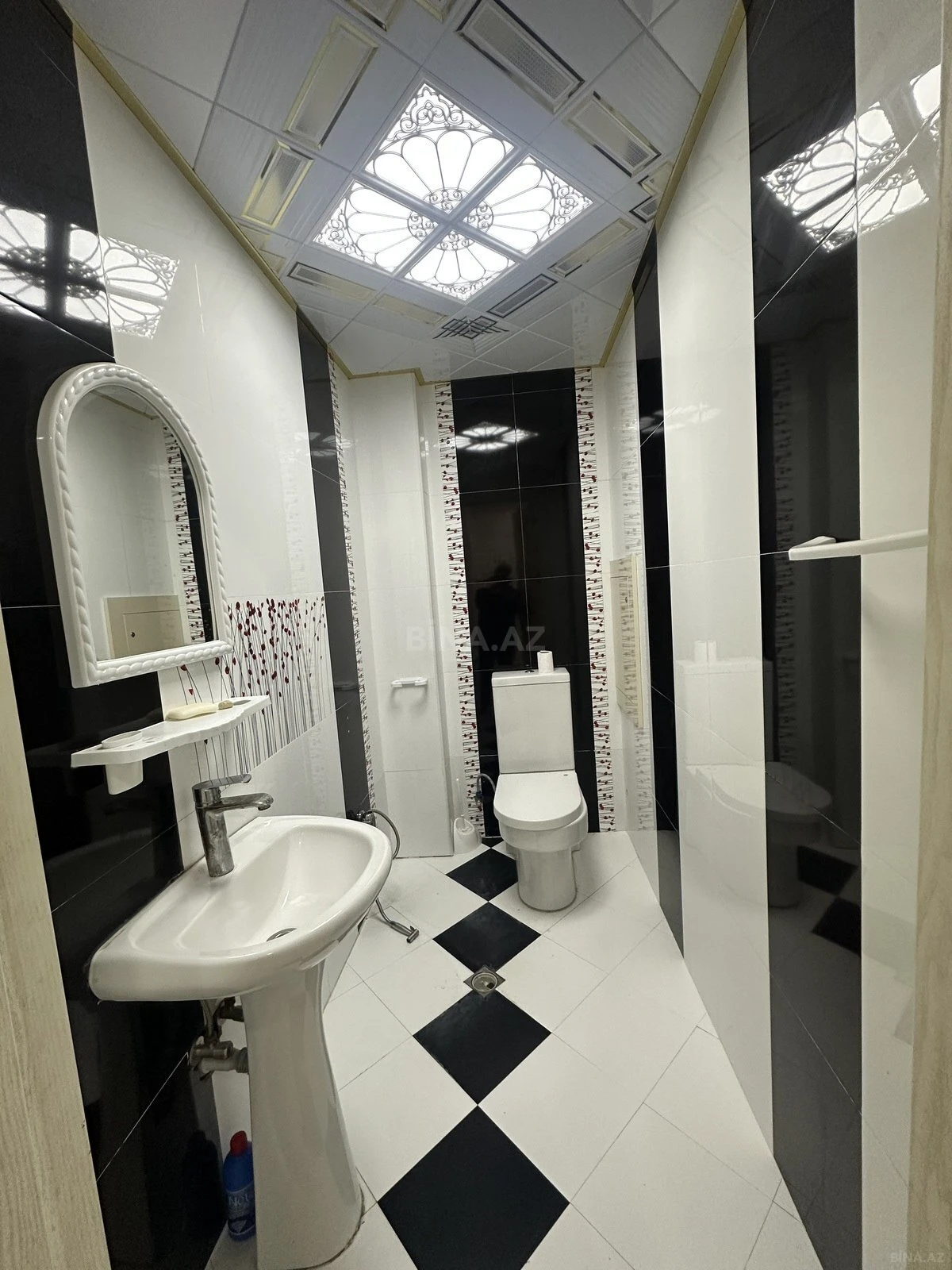 Kirayə verilir 3 otaqlı mənzil 140 m²