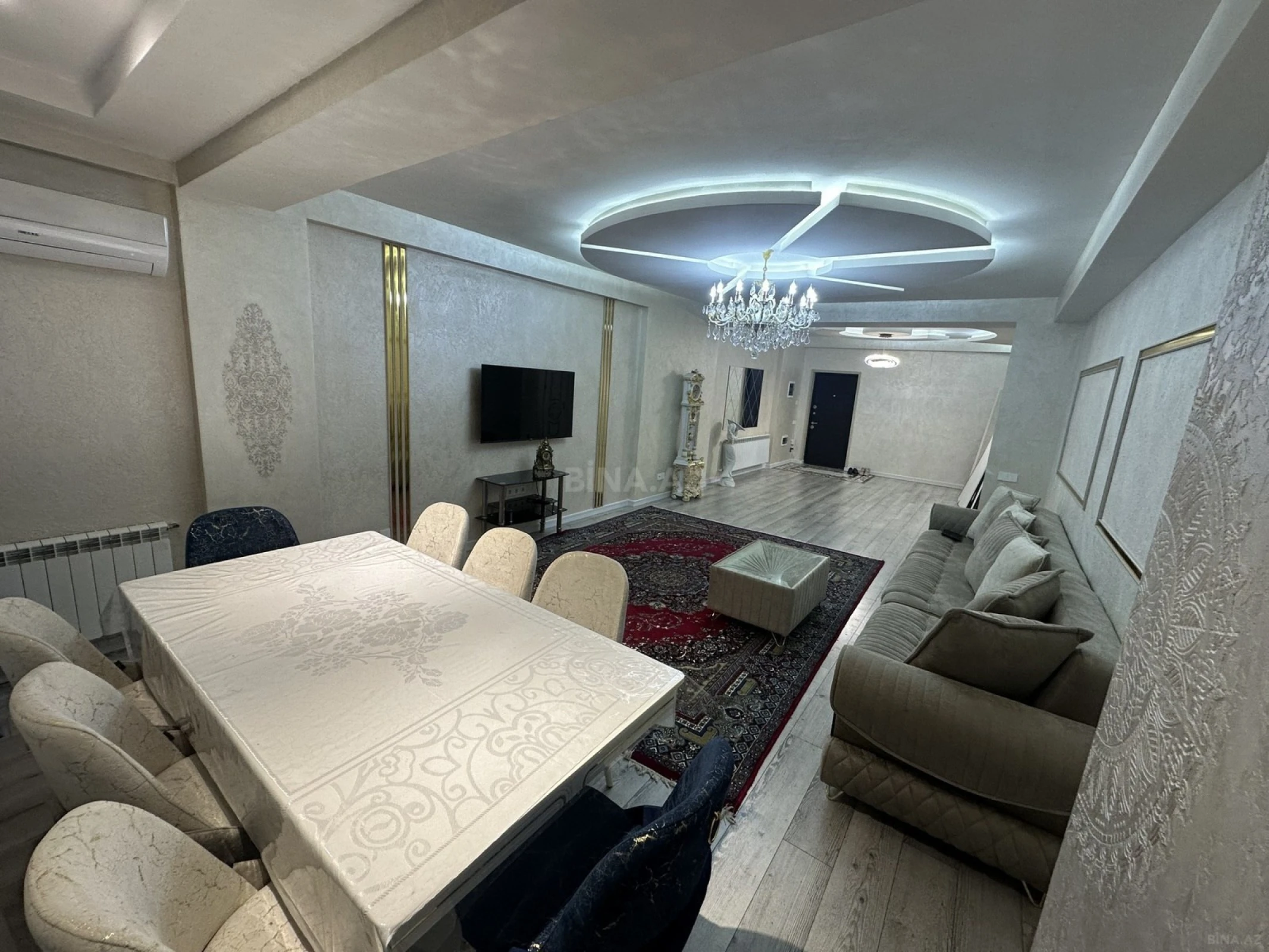 Kirayə verilir 3 otaqlı mənzil 140 m²