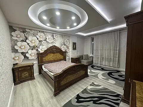 Kirayə verilir 3 otaqlı mənzil 140 m²