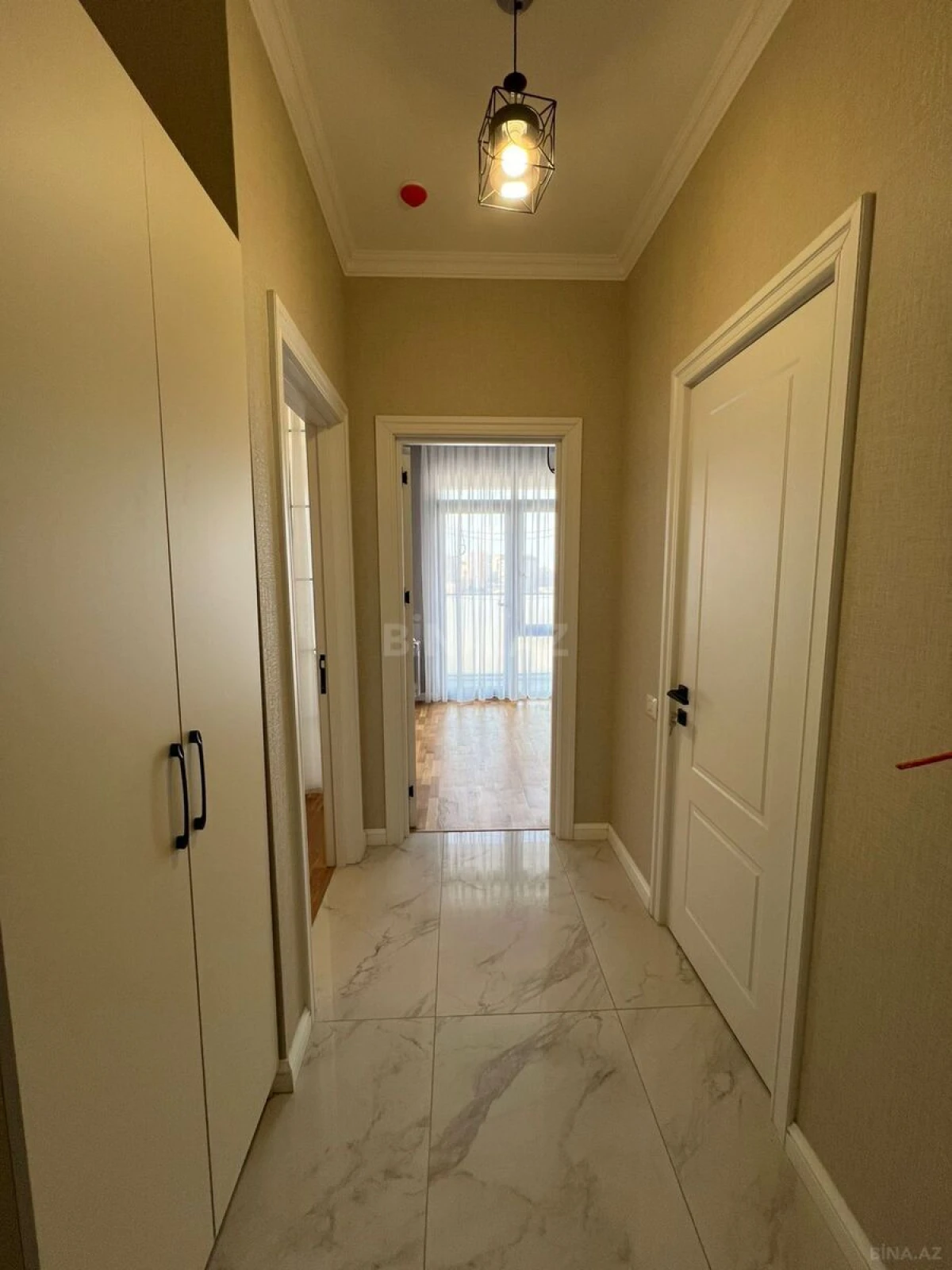 Kirayə verilir 2 otaqlı mənzil 75 m²