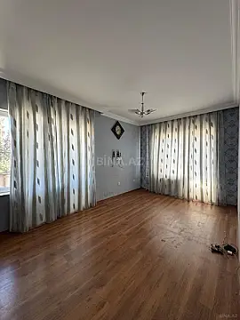 Kirayə verilir 4 otaqlı mənzil 150 m²