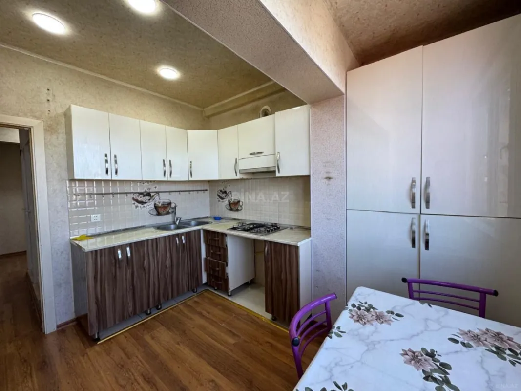Kirayə verilir 4 otaqlı mənzil 150 m²