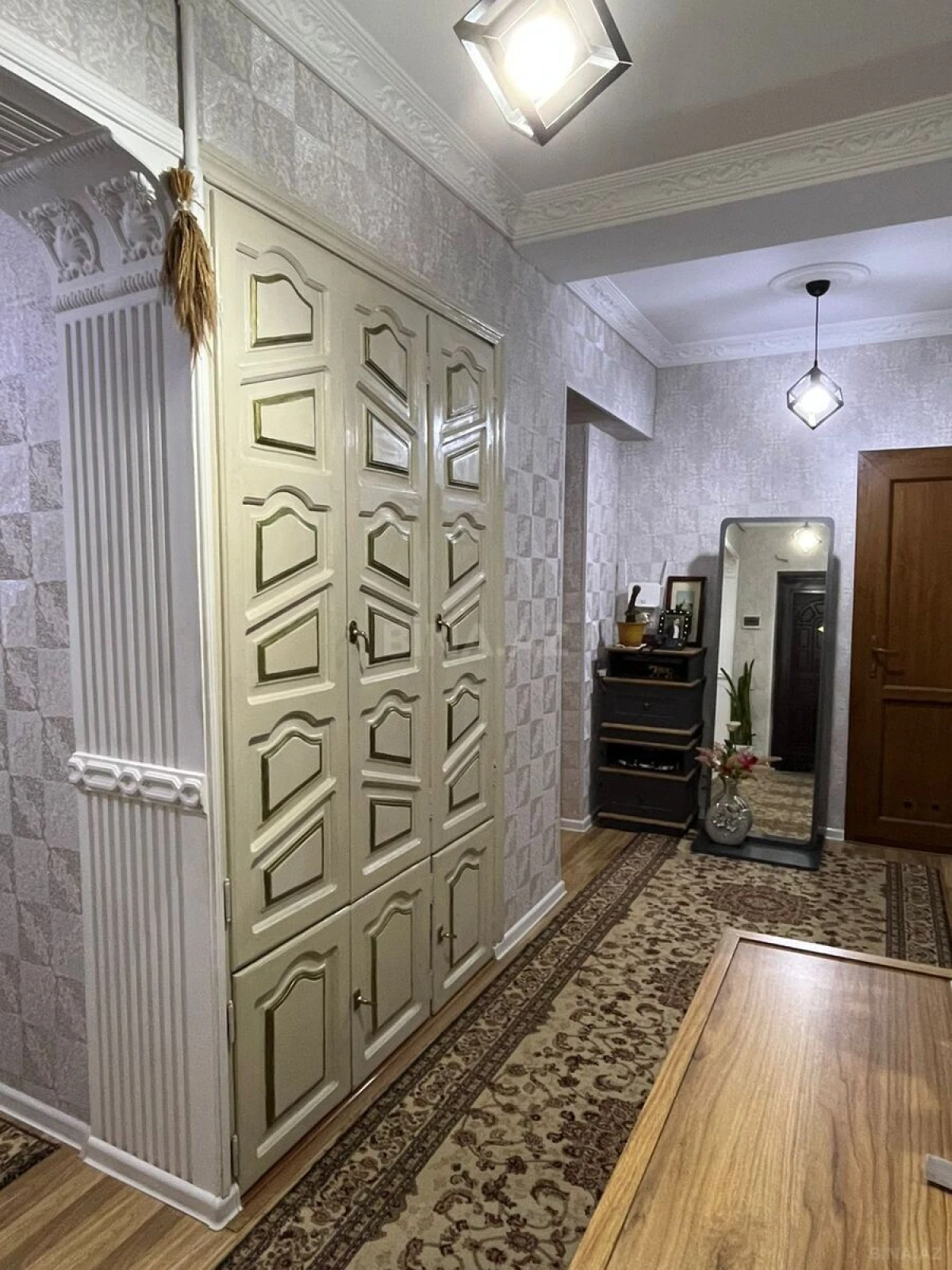 Satılır 4 otaqlı mənzil 100 m²