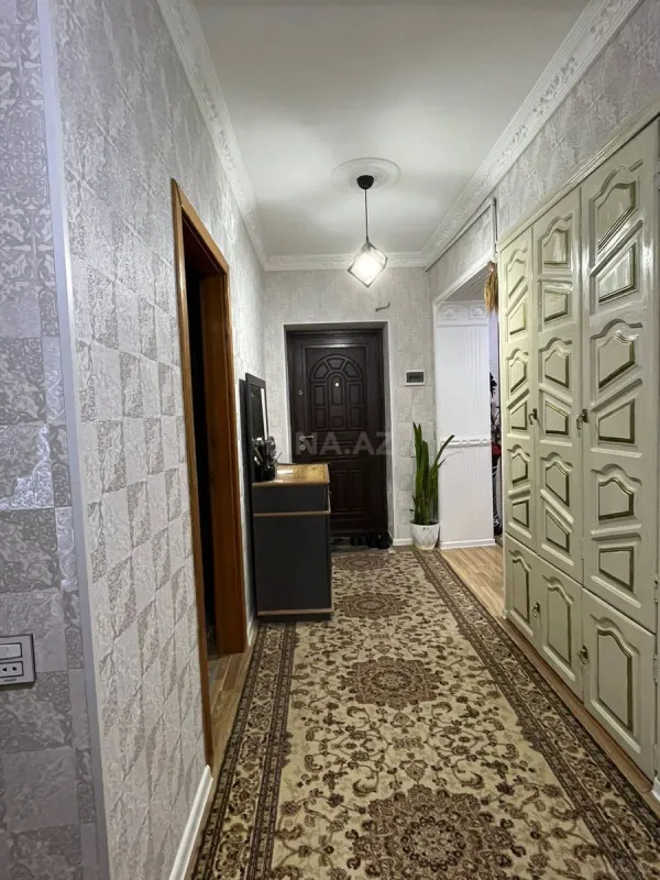 Satılır 4 otaqlı mənzil 100 m²