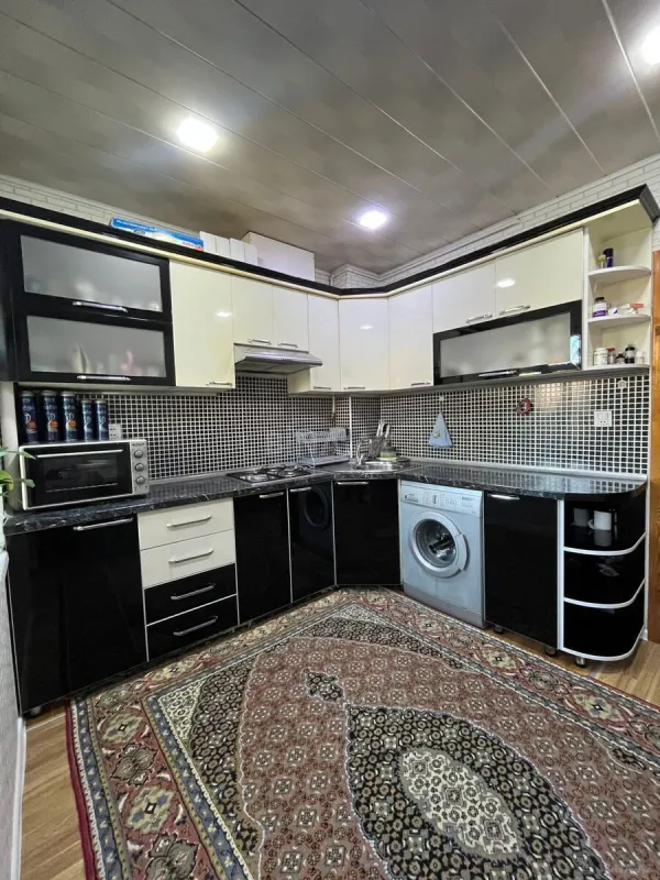 Satılır 4 otaqlı mənzil 100 m²