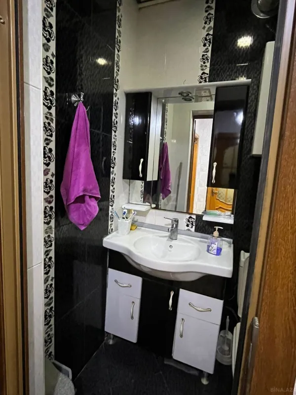 Satılır 4 otaqlı mənzil 100 m²