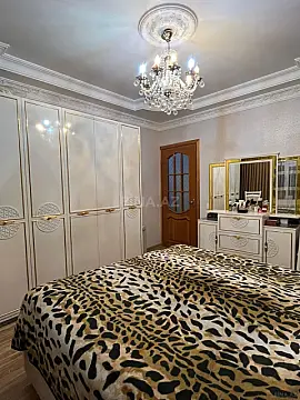 Satılır 4 otaqlı mənzil 100 m²