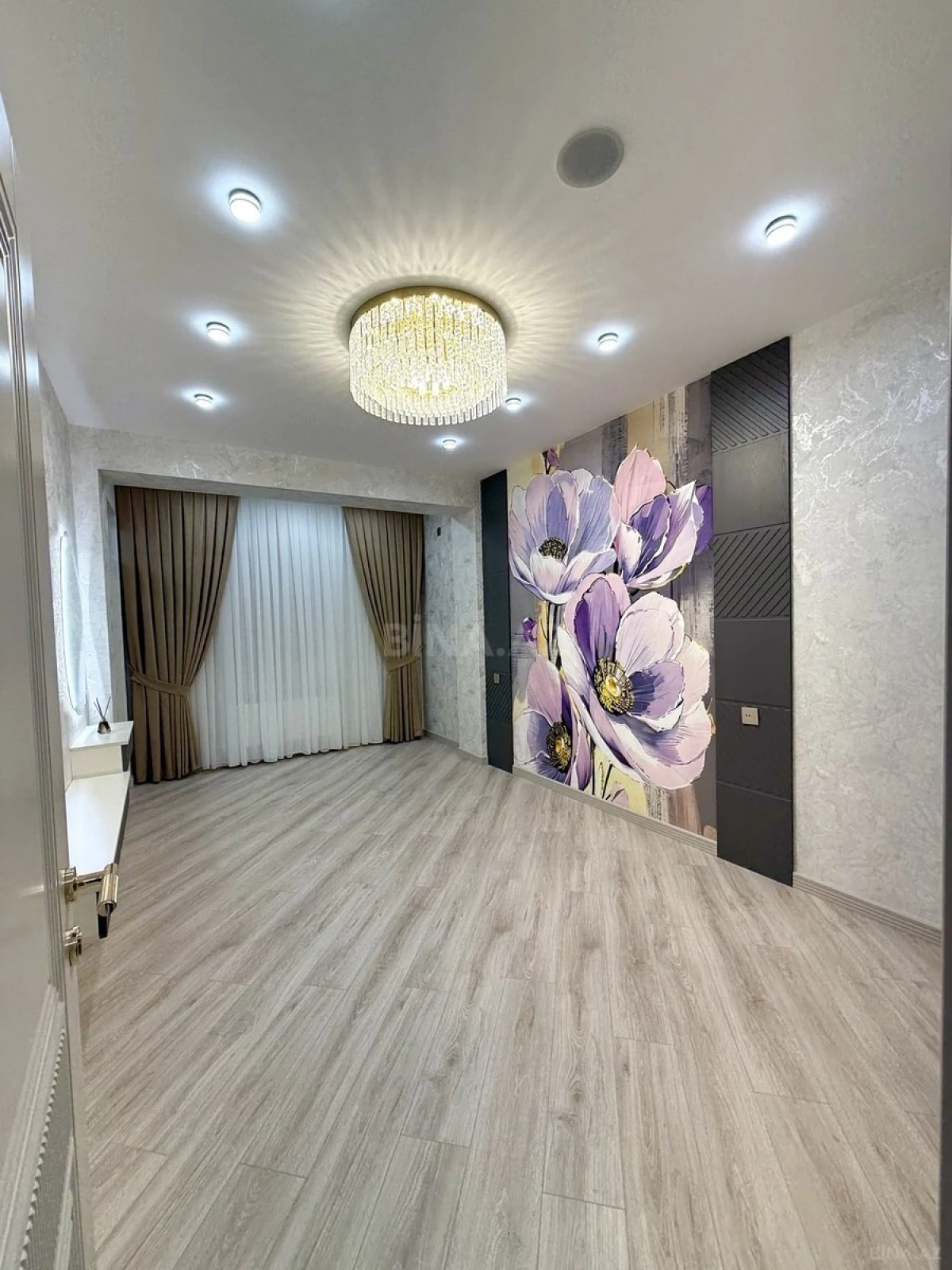 Satılır 3 otaqlı mənzil 110 m²