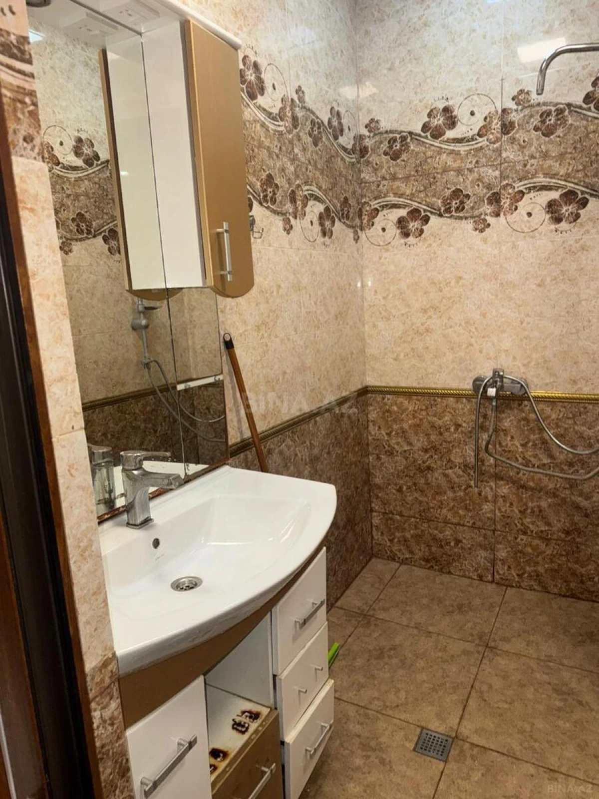 Kirayə verilir 3 otaqlı mənzil 80 m²