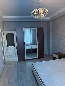 Satılır 4 otaqlı mənzil 191 m²