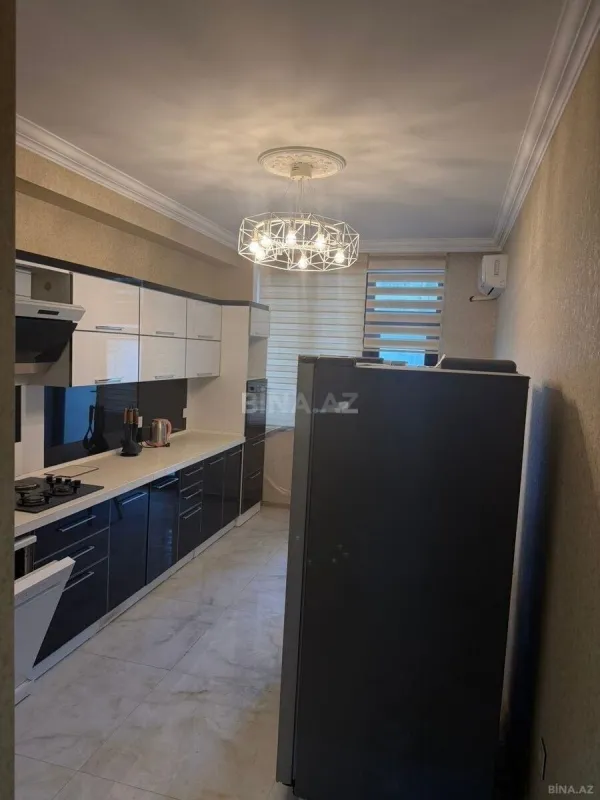 Satılır 4 otaqlı mənzil 191 m²