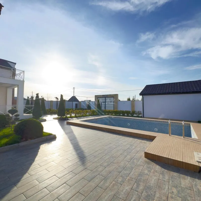 Satılır 6 otaqlı həyət evi 350 m²