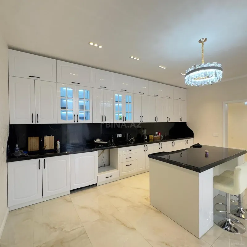 Satılır 6 otaqlı həyət evi 350 m²