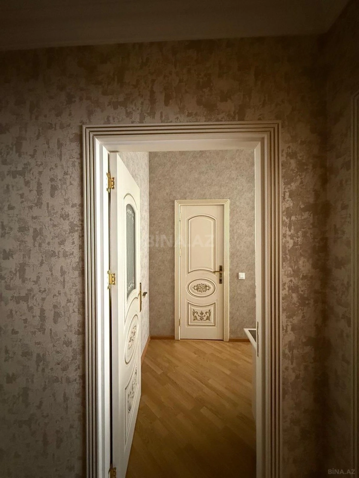 Satılır 3 otaqlı mənzil 110 m²